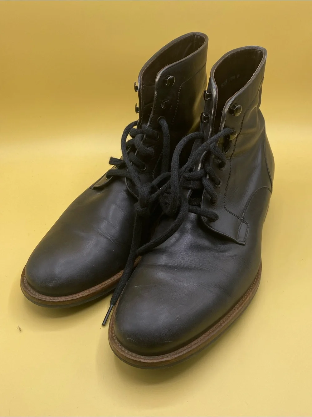 Magnanni Black Leather Lace-Up Ankle Boots